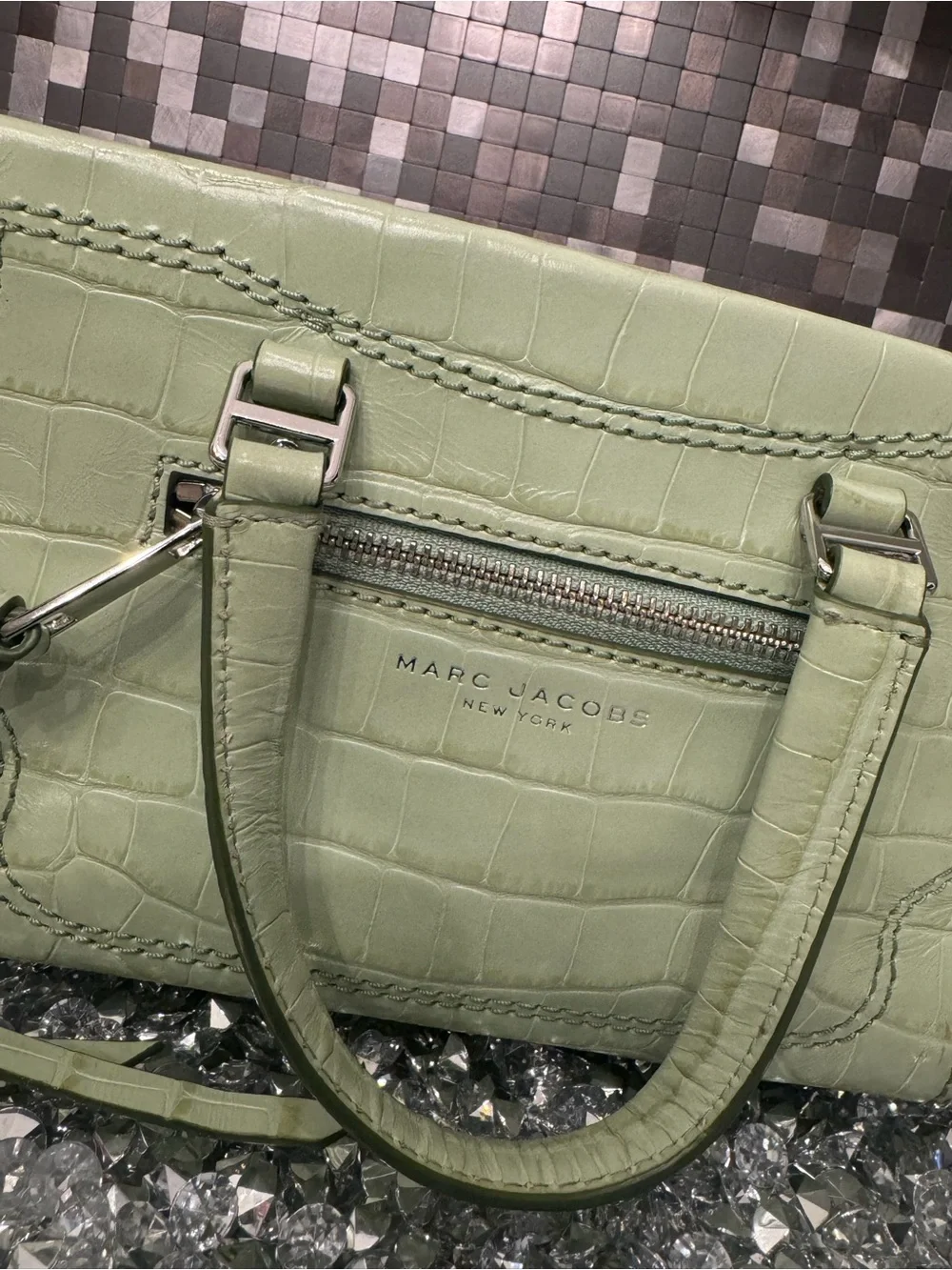 Marc Jacobs compact marc
